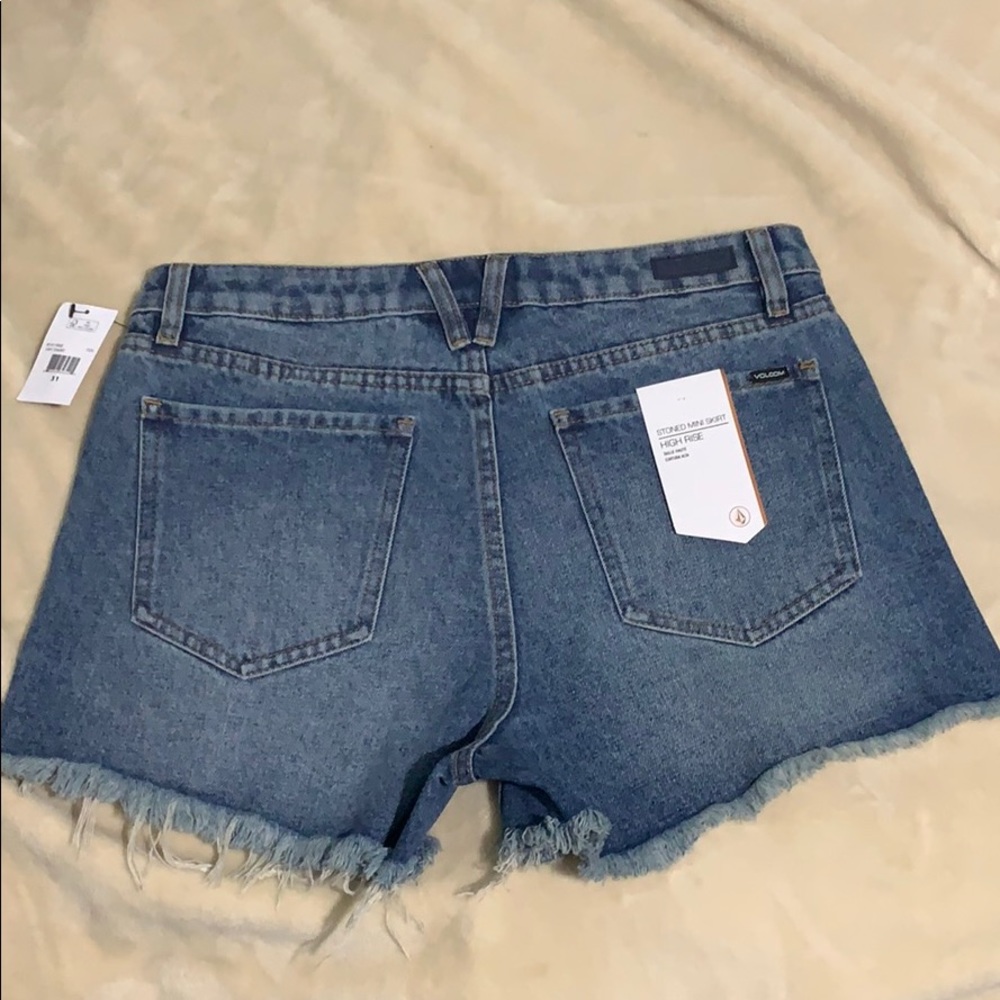 Mid Ride Distressed Denim Shorts - Picture 2 of 5